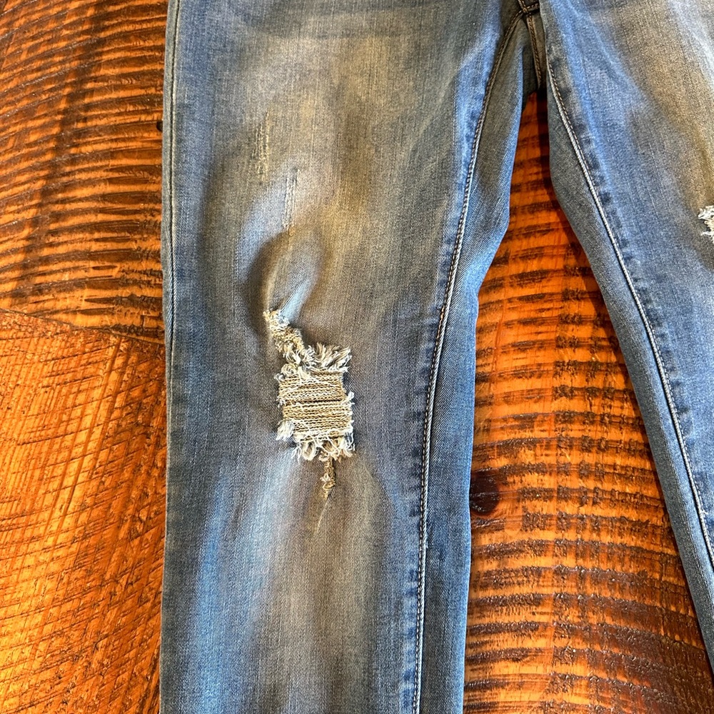 Insane One High Rise Distressed Jeans Size 11 - Picture 2 of 9